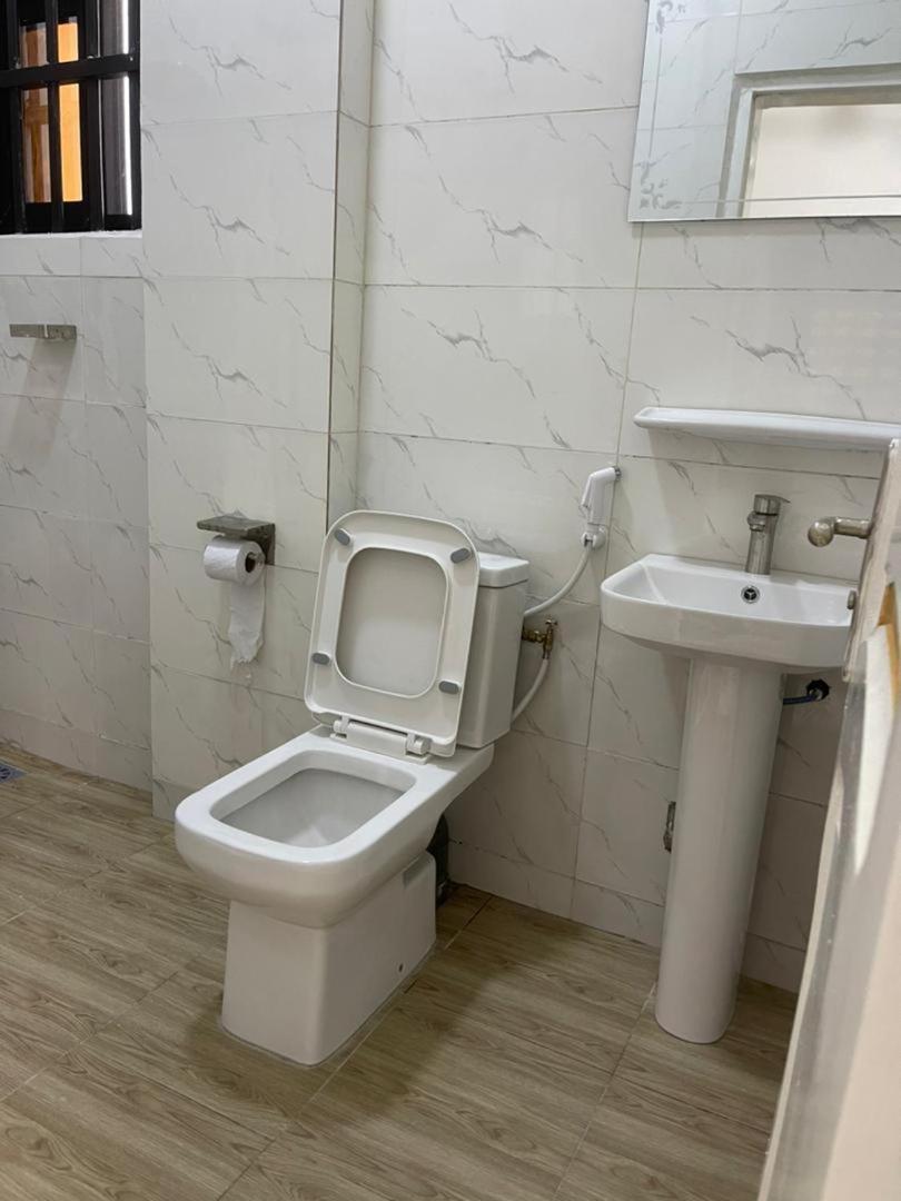 Chez Gero Apartment โกโตนู ภายนอก รูปภาพ